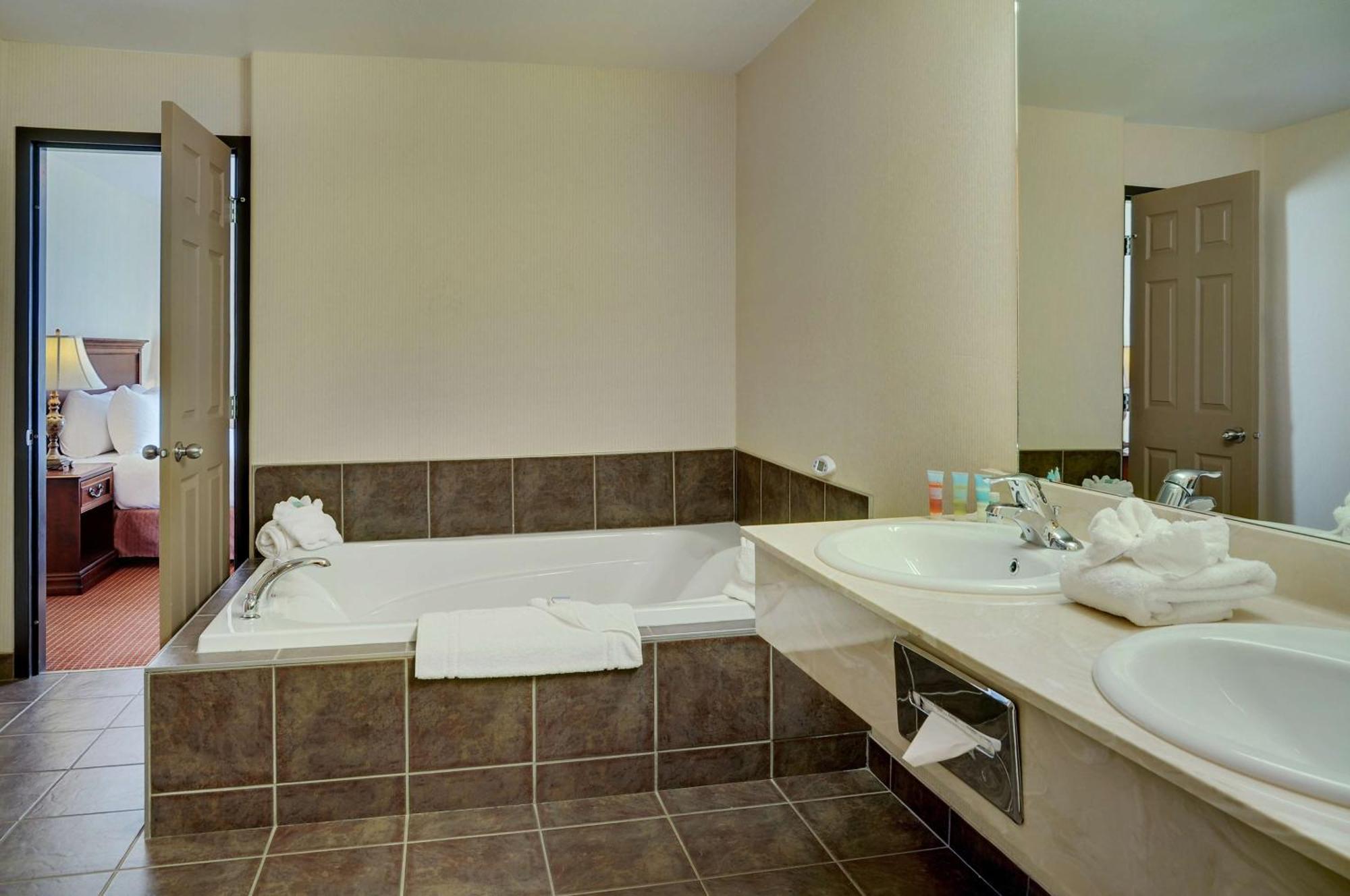 Coast Grimshaw Hotel & Suites Экстерьер фото